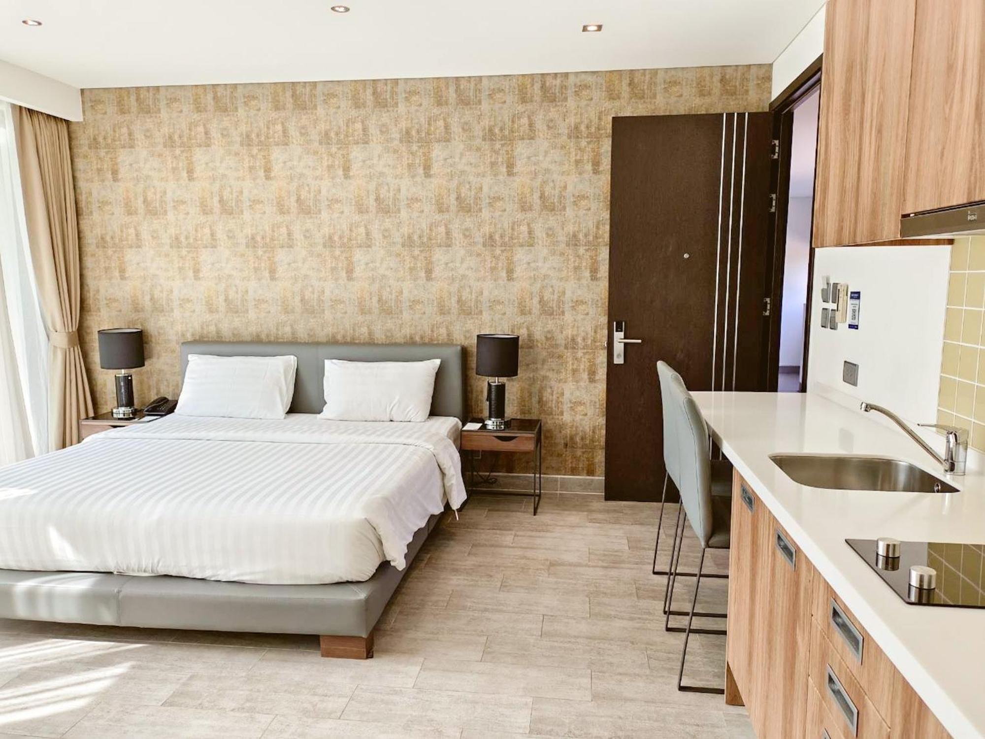 Lets Phuket Twin Sands Resort & Spa Patong Luaran gambar