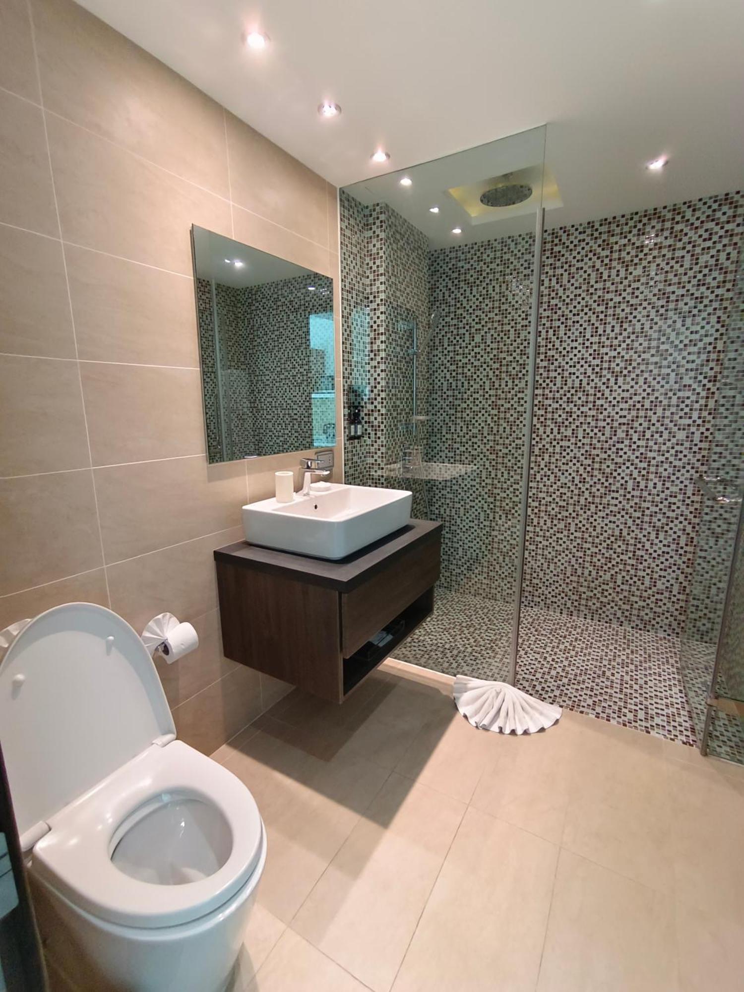 Lets Phuket Twin Sands Resort & Spa Patong Luaran gambar