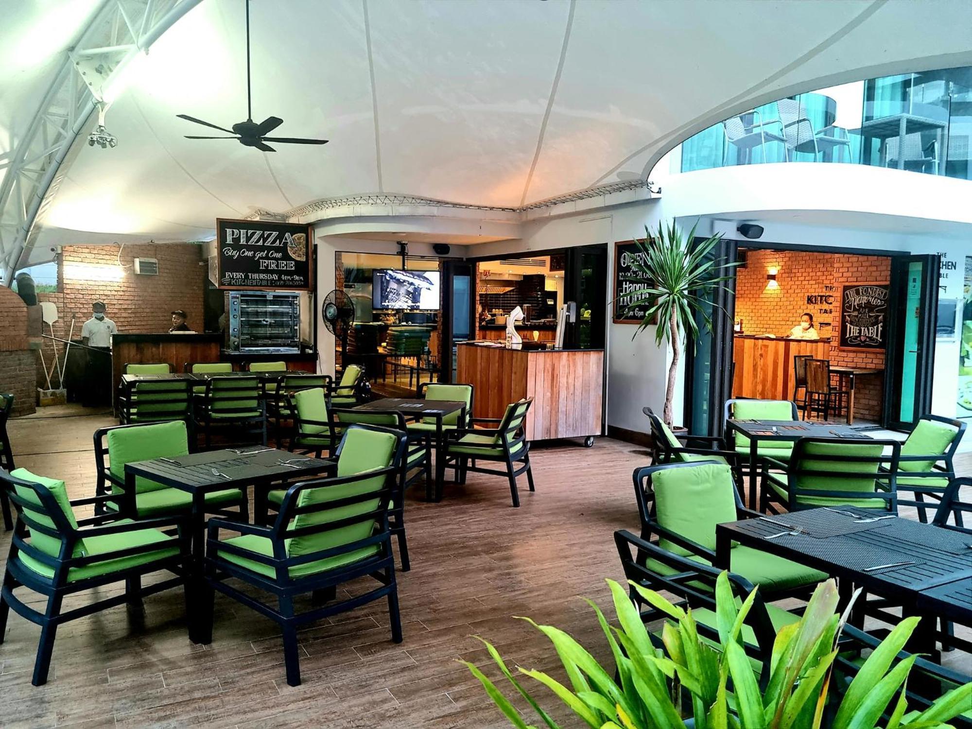 Lets Phuket Twin Sands Resort & Spa Patong Luaran gambar